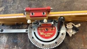lot 91 image: Incra Miter 1000SE Miter Gauge, Aluminum and Steel, Made in USA