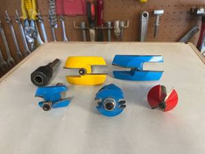lot 97 image: Rockler Router Bit Set, 6 Pieces, 12 Inch Shank, Various Profiles