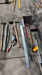 lot 113 image: Mixed Gardening and Construction Tools Set, Shovel, Broom, Hammer & more