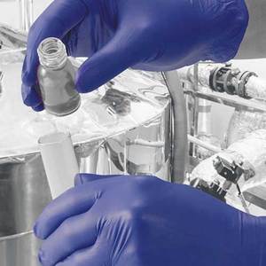 lot 116 image: MSRP $600  1 Case (400 gloves)&nbspHALYARD Purple Nitrile MAX Exam Gloves, TEXTURED PALM & FINGERTIPS, Powder-Free, EXTRA THICK 11.8 mil, Extended 16 Cuff, Purple, X-Large, 44995 -maximum coverage & protection from chemicals