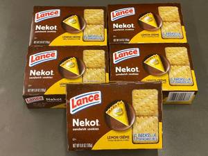 lot 438 image: Lemon Vanilla cookies 5 boxes