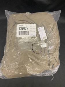 lot 8 image: French Linen Box St Bedspread
