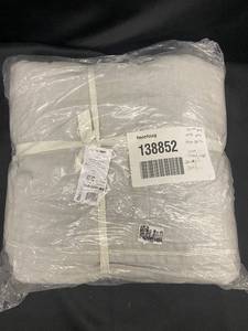 lot 32 image: FullQueen 100% French Linen Quilt with Polyester Fill Damaged