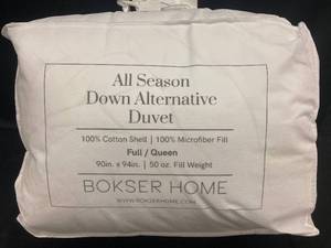 lot 45 image: FullQueen All Season Down Alternative Duvet - Damaged Packaging