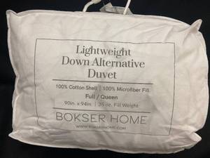 lot 55 image: Lightweight Down Alternative Duvet - FullQueen Size 90 x 94