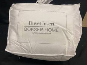 lot 58 image: FullQueen Extra Warm Down Duvet Insert by Bokser Home