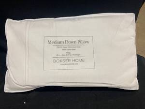 lot 64 image: King Medium Down Pillow with 700 Fill Power