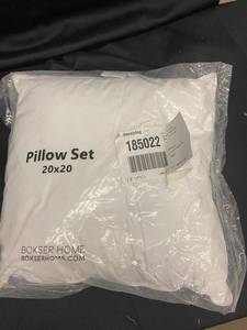 lot 94 image: BOKSER HOME Pillow Set 20x20 - Incomplete Set