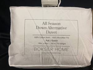 lot 137 image: All Season FullQueen Down Alternative Duvet