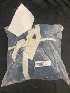 lot 143 image: 100% French Linen Sheet Set - Full Size in Blue