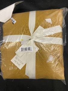 lot 147 image: Damaged Bokser Home French Linen Duvet Cover, FullQueen