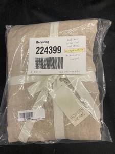 lot 148 image: French Linen Queen Sheet Set with Minor Defects