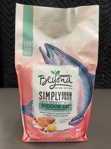 lot 9 image: Purina Beyond Simply Grain Free Indoor Cat Food 3 lb Bag