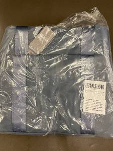 lot 24 image: DAVYSHOC Classic Stylish Travel Duffel Bag in Protective Cover