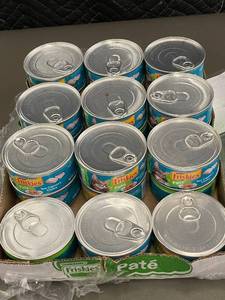 lot 25 image: Case of 18 Friskies Sea Captains Choice Cat Food Pt