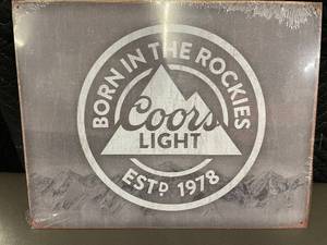 lot 30 image: Coors Light Metal Sign Decor - Born in the Rockies