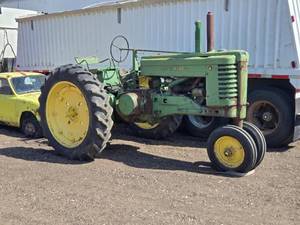 lot 3 image: Vintage John Deere A Antique Tractor