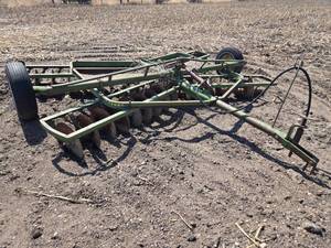 lot 4 image: John Deere Agricultural Disc 12 6