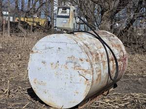 lot 24 image: Large Used Fuel Storage Tank with Pump - 500 Gallon tank was recently in use