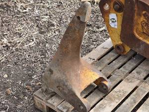 lot 30 image: Heavy-Duty Steel Excavator Ripper Attachment