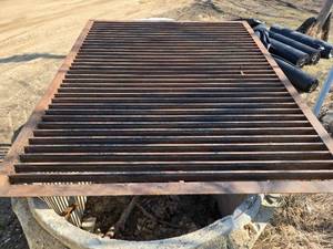 lot 50 image: Heavy Duty Metal Grate 70 x 56 Industrial Use