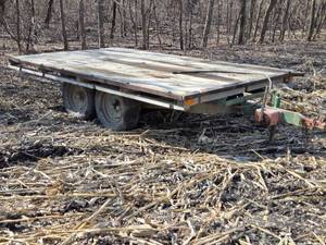 lot 52 image: Flatbed Trailer with Hitch for FarmYard Use with Hydraulic or Hand Tilt