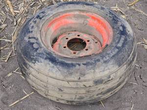 lot 60 image: Used Heavy Duty Tire for Equipment