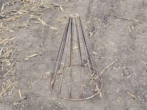 lot 68 image: Steel Rod Bin Filter Cone