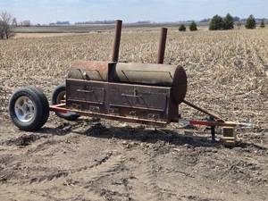 lot 78 image: Large Mobile Barrel Smoker Grill on Wheels
