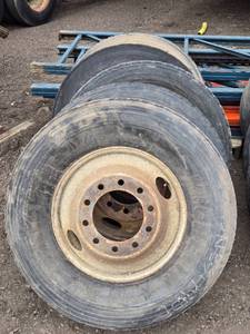 lot 86 image: 5 Used 11R22.5 Truck Tires with steel Rims