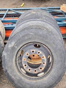 lot 87 image: 4 Used Yokohama Commercial Truck Tires 29575R22.5 on Steel Rims