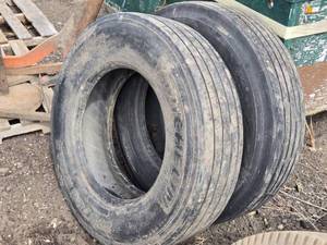 lot 92 image: 2 Used Tires 27580 R22.5