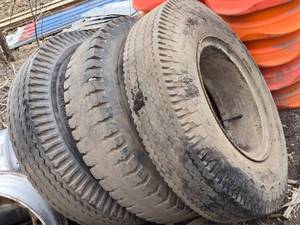 lot 93 image: 3 Used 9.00-20 Tires with 10 Ply Rating