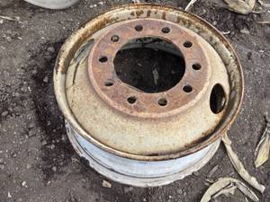 lot 95 image: Heavy Duty Steel 22.5 truck rim
