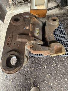 lot 125 image: Helac Hydraulic Construction Coupler (twist a wrist)
