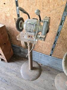 lot 146 image: 8 Bench Grinder with Dual Side Wheels on Stand