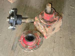 lot 151 image: Used Heavy-Duty New Tailer hub, Spindle and Gearbox with Mounting Plate - One is Really Loose
