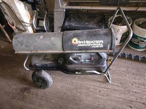 lot 156 image: Mr. Heater Industrial 210,000 BTU Kerosene Heater model MHI210KT