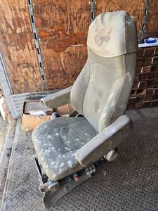 lot 161 image: Used Adjustable Air Ride International Truck Seat