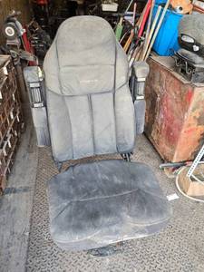 lot 162 image: Legacy Silver Heavy Duty Truck Seat with Adjustable Features