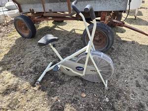lot 199 image: Vitamaster DP Air 990 Pro Exercise Bike