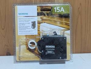 lot 39 image: Siemens Q115DFP 15-Amp Dual Function AFCIGFCI Breaker