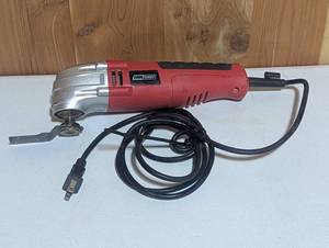 lot 47 image: Tool Shop 2-Amp Corded Oscillating Multi-Tool - Used