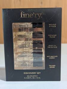 lot 96 image: finery. Discovery Fragrance Gift Set