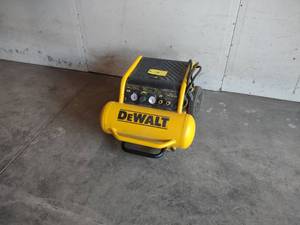 lot 16 image: Dewalt D55146 Air Compressor...