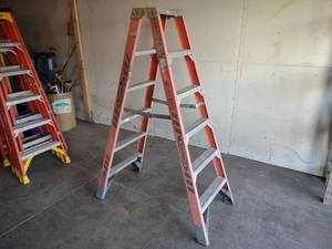 lot 36 image: Werner 6 2-Sided Fiberglass Step L...