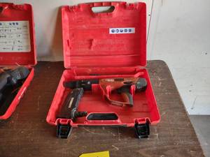 lot 68 image: Hilti DX460 Nailer...