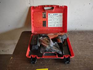 lot 69 image: Hilti DX460MX Nailer...
