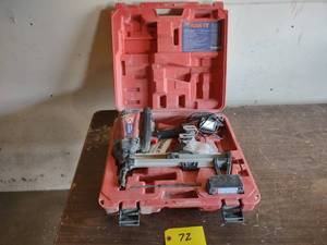 lot 72 image: Power Trak It C5 Cordless Pin Shoot...