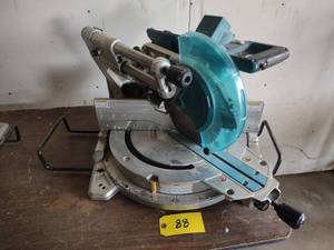 lot 88 image: Makita 10 Sliding Miter Saw, 18 Vo...